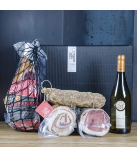 Gift box with half of San Daniele raw ham, salami, bacon, loin and white wine